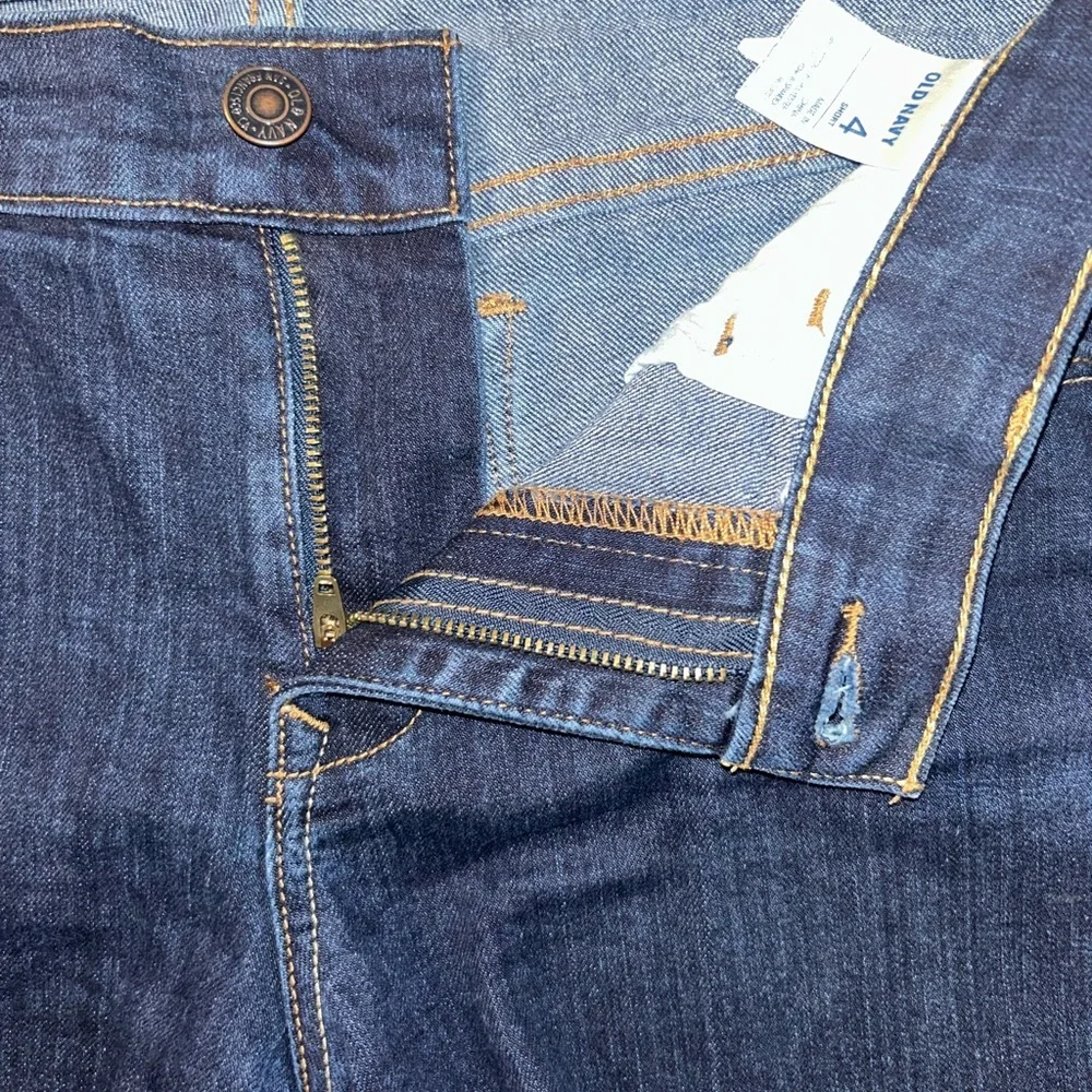 The Old navy Sweetheart Women's Blue Denim Shorts. Size 4